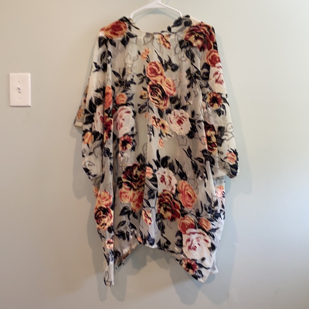 Floral velvet kimono - Picture 2 of 3